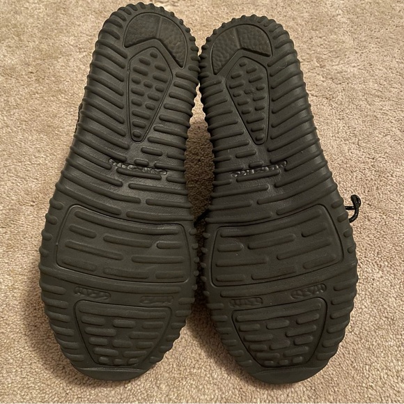 Forever 21 Black Glitter Sneakers - Picture 10 of 10